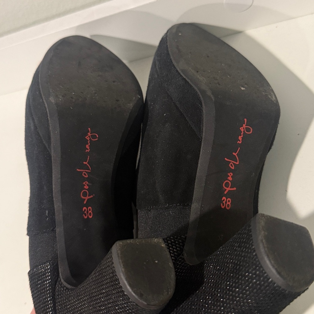 Pas de Rouge Black Slip-On Women’s Heels - Picture 8 of 8